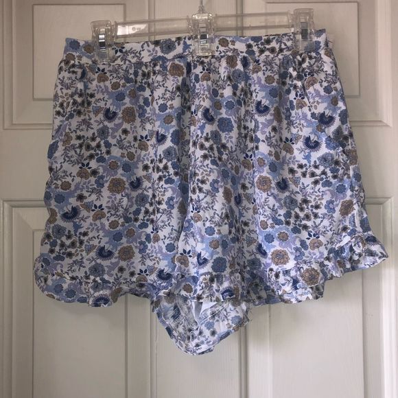 Alya White and Blue Floral Ruffle Shorts Size Medium - Picture 2 of 7